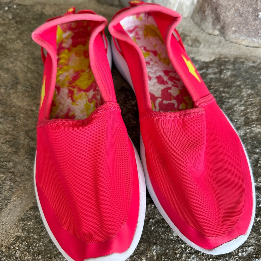 AVIA Slip-On water/athletic Shoes